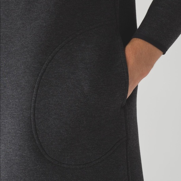 lululemon City Bound Wrap *Reversible* - Picture 6 of 13